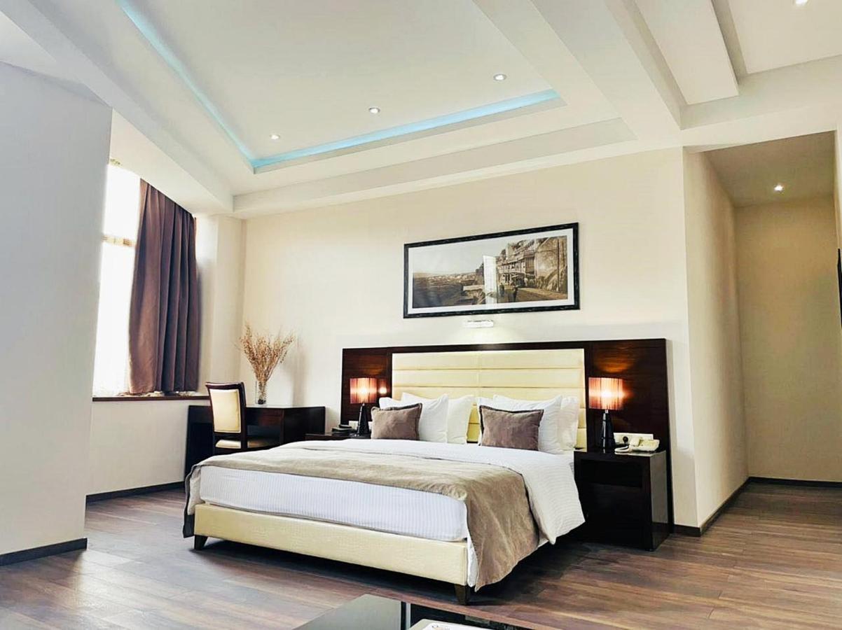 Hotel Orion Tbilisi Ngoại thất bức ảnh