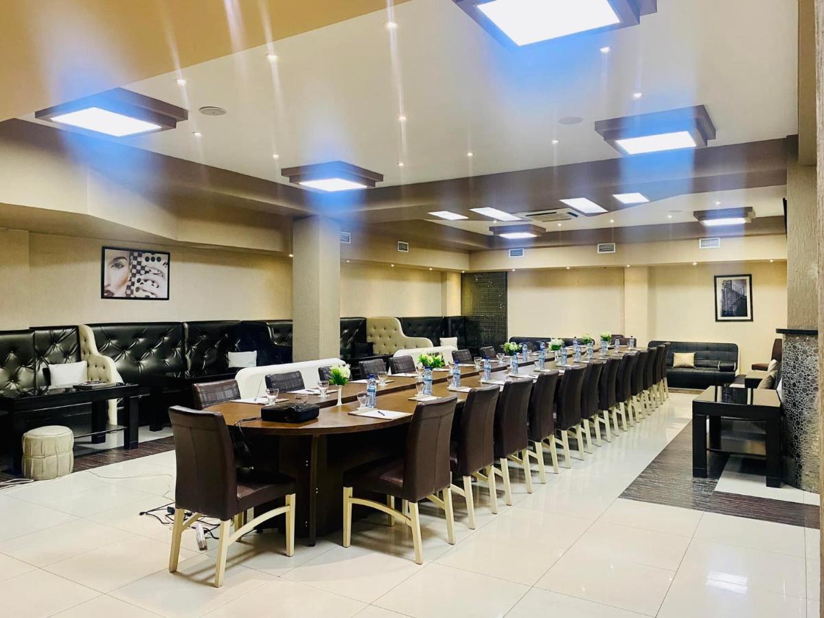 Hotel Orion Tbilisi Ngoại thất bức ảnh