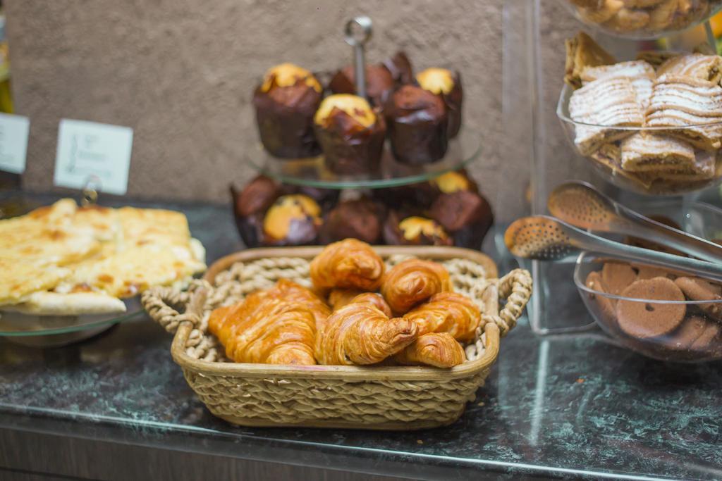 Hotel Orion Tbilisi Ngoại thất bức ảnh