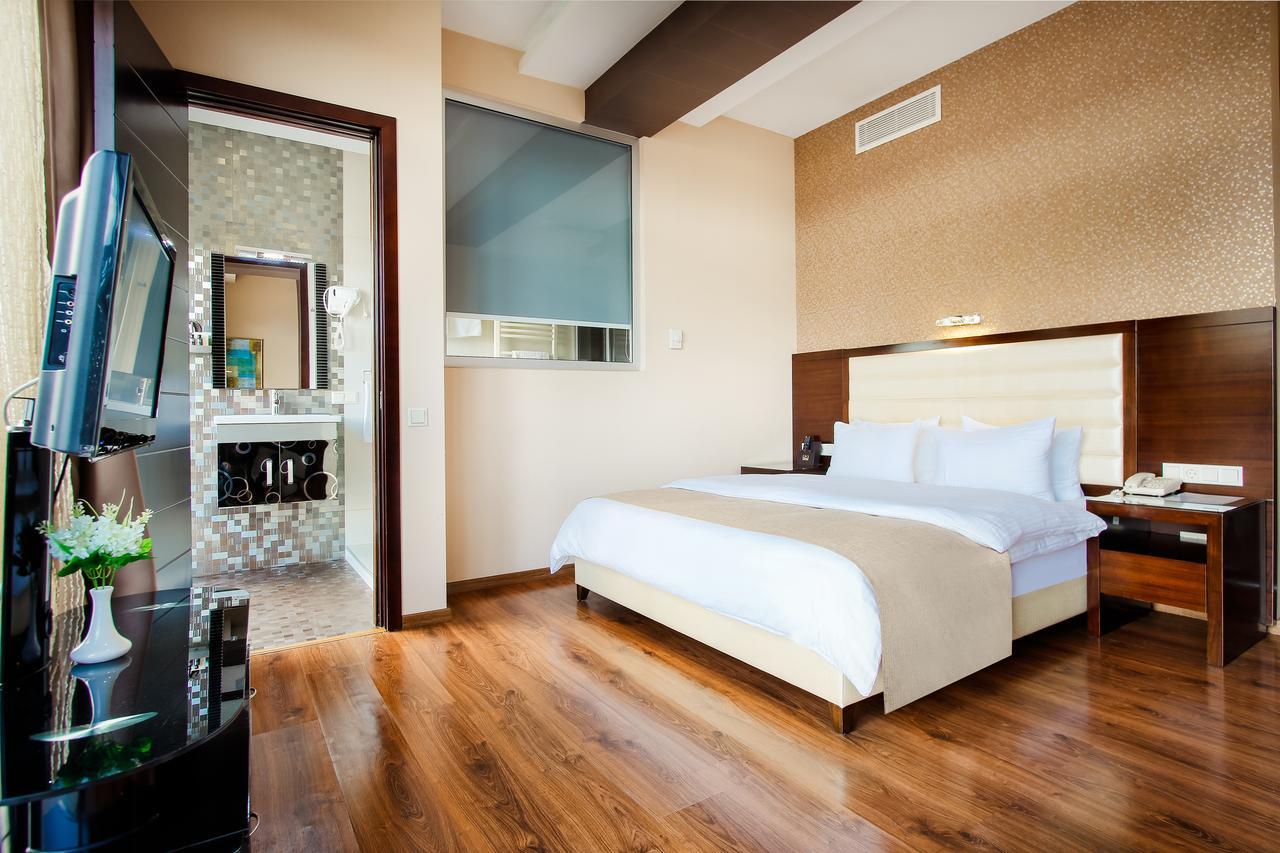 Hotel Orion Tbilisi Ngoại thất bức ảnh